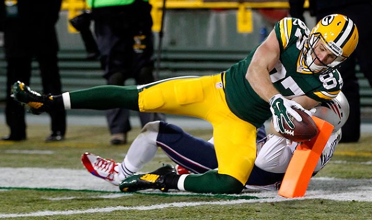 Green Bay Packers wide receiver Jordy Nelson u able to keep the ball within pylon to score touchdown.