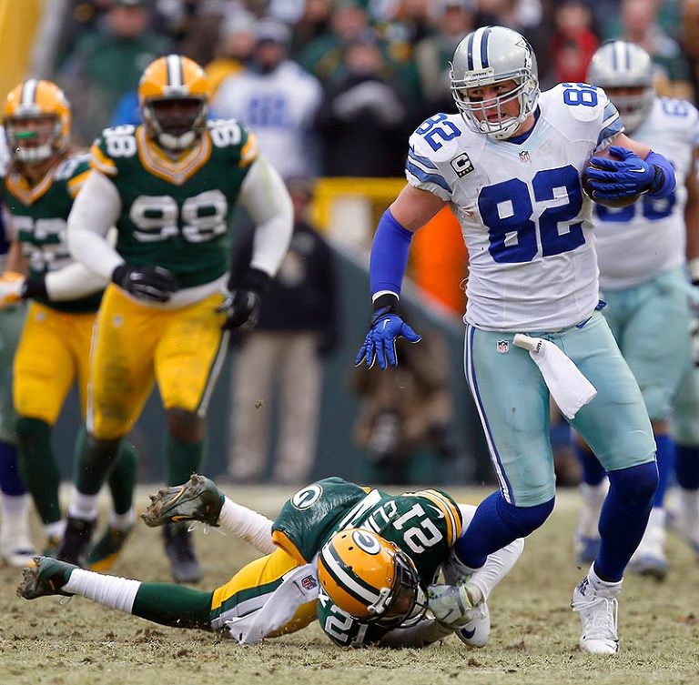 Green Bay Packers free safety Ha Ha Clinton-Dix tires to tackle Dallas Cowboys tight end Jason Witten.