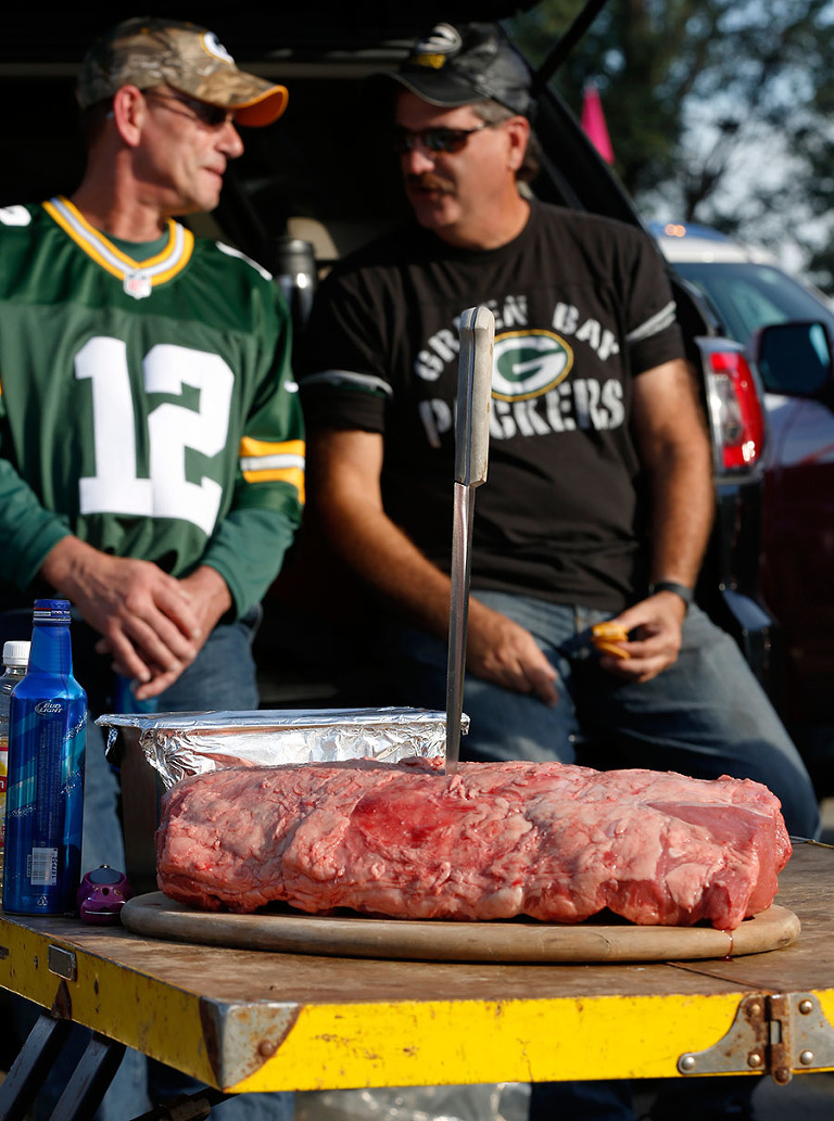 before an NFL football game Sunday, Sept. 20, 2015, in Green Bay, Wis. (AP Photo/Mike Roemer)