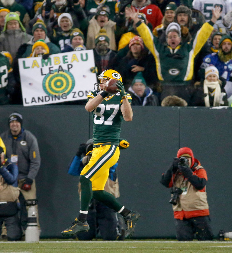 Green Bay Packers wide receiver Jordy Nelson pulls in a touchdown pass.