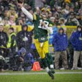 17 Packers Aaron Rodgers Snow